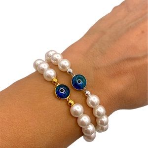 Pearl beaded evil eye bracelet